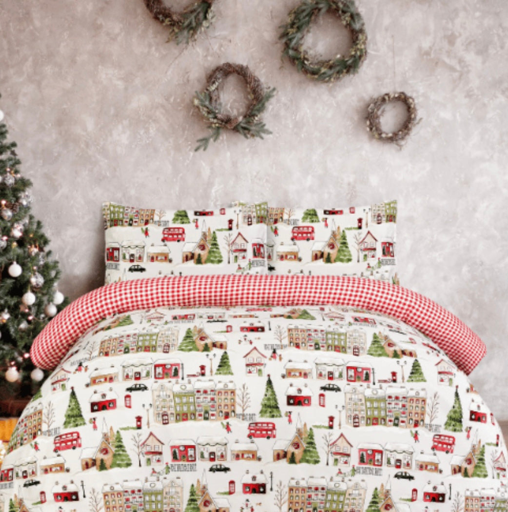 CHRISTMAS TOWN HOUSE DUVET SET