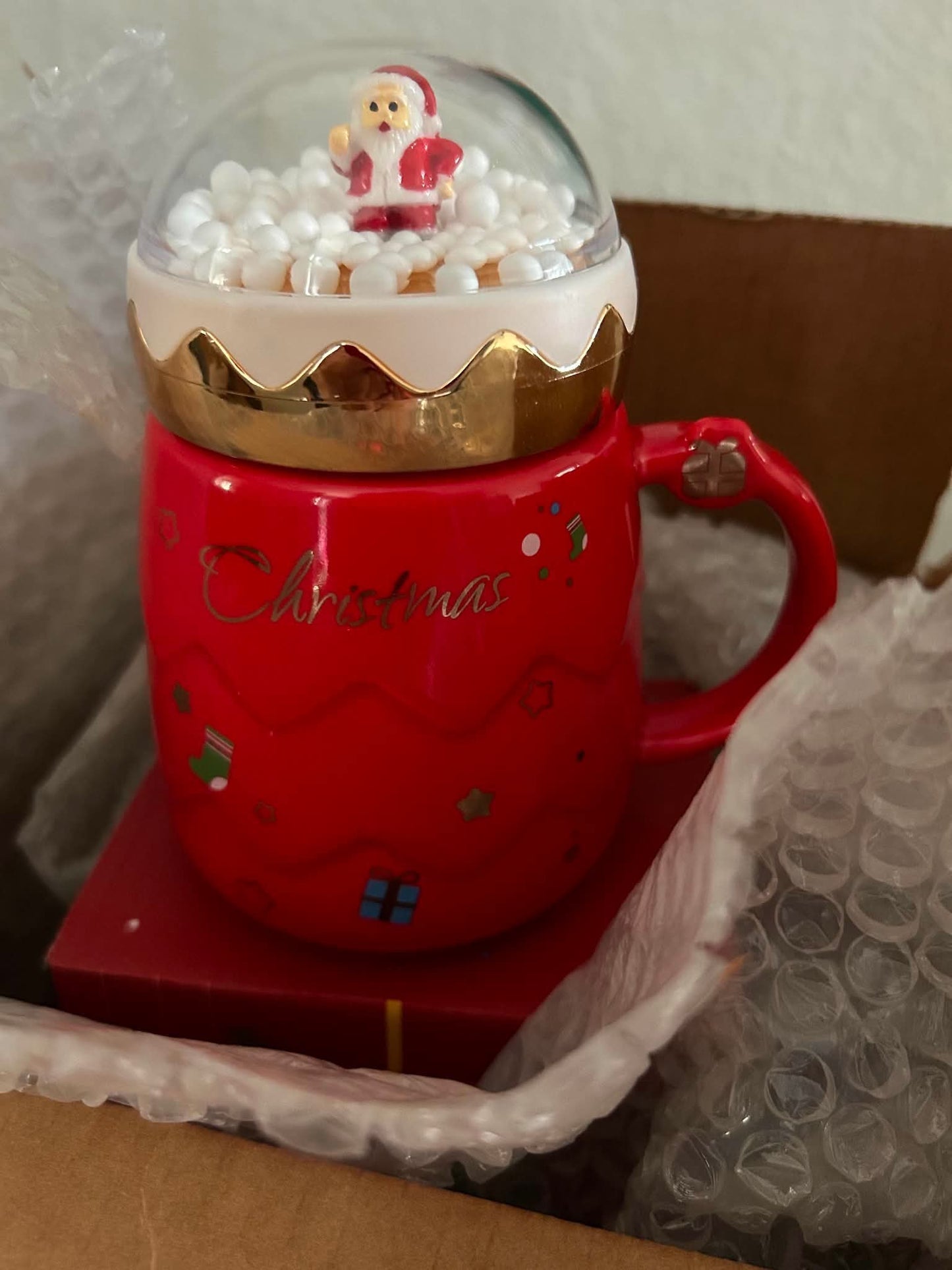 Christmas snow globe mug red