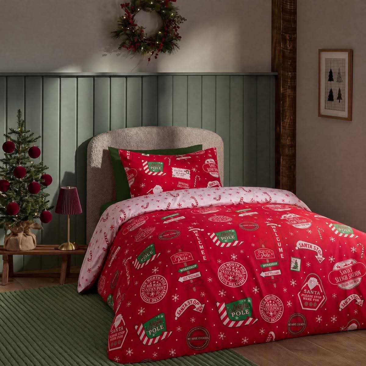 Santa Stop Here Slogan Reversible Duvet Cover Set - Single / Pre-Order