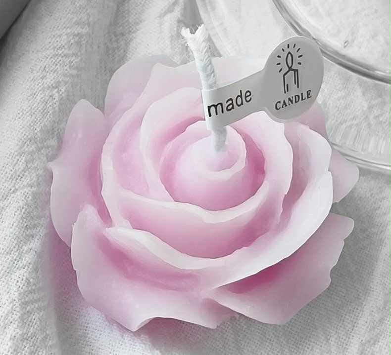 Delicate Mini Rose Scented Candle Pink