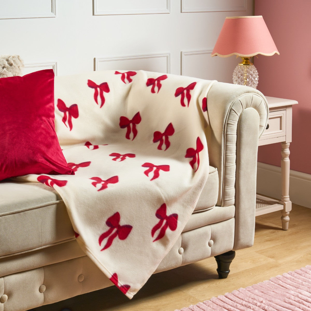 Bow Print Fleece Throw - Cream/Red