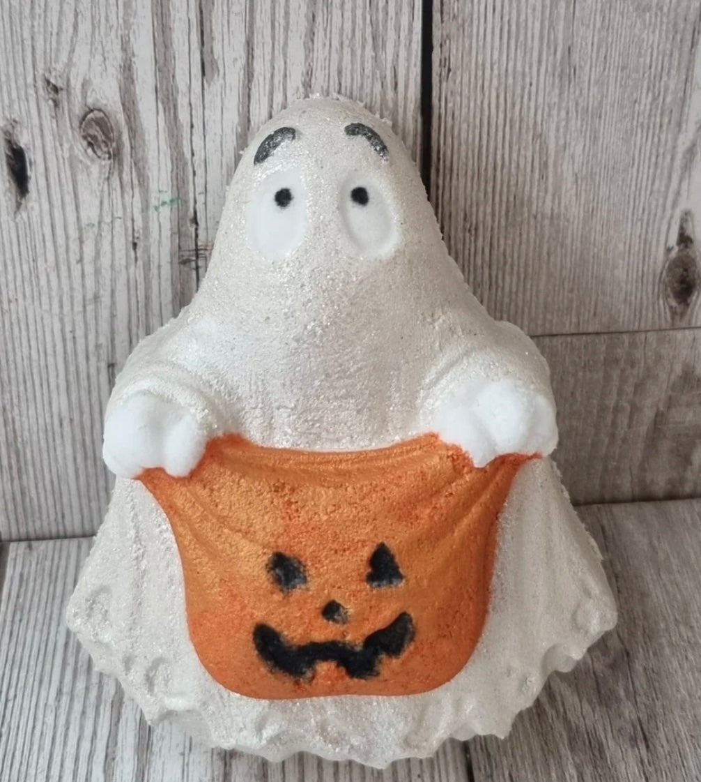 Trick or Treat Ghost Bath Bomb