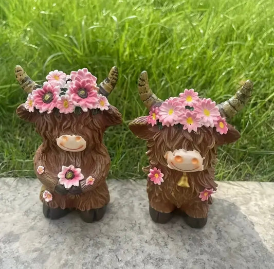 Highland Cow Resin Garden Statue with Red Flower Crowns, Floor Mount, for Outdoor  Decoration