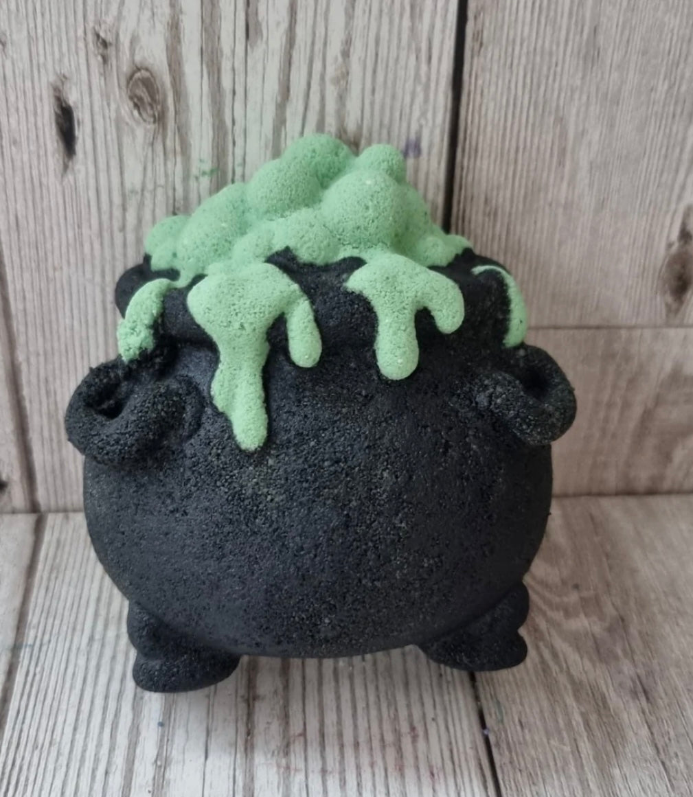 Hubble Bubble Cauldron Bath Bomb