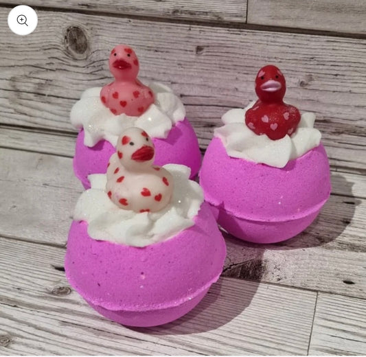 Love Ducky Whipped Top Bath Bomb