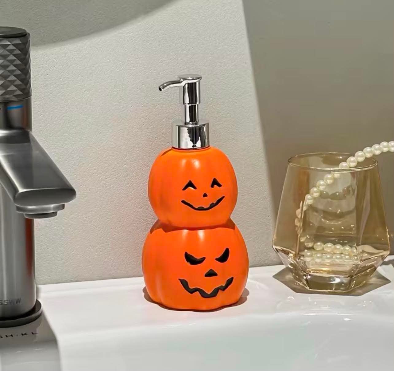1pc Halloween Jack-O'-Lantern Soap Dispenser