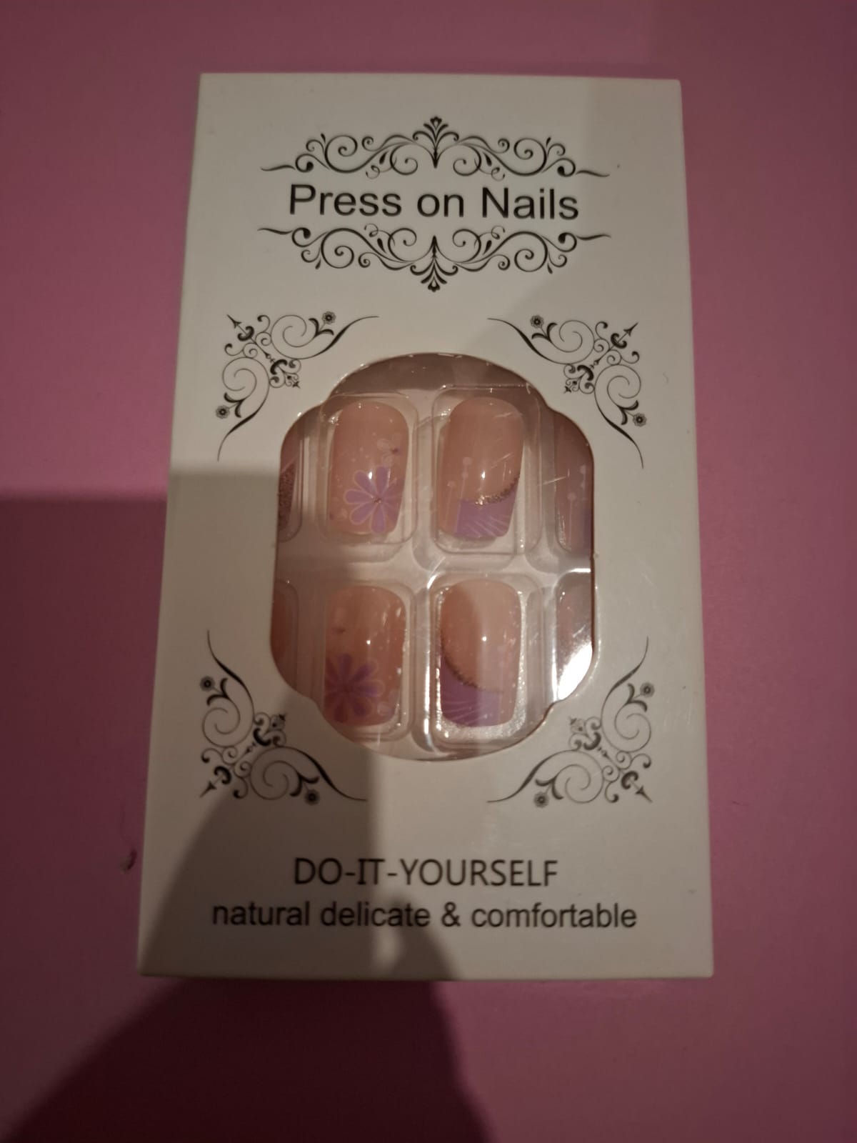 Press on nails