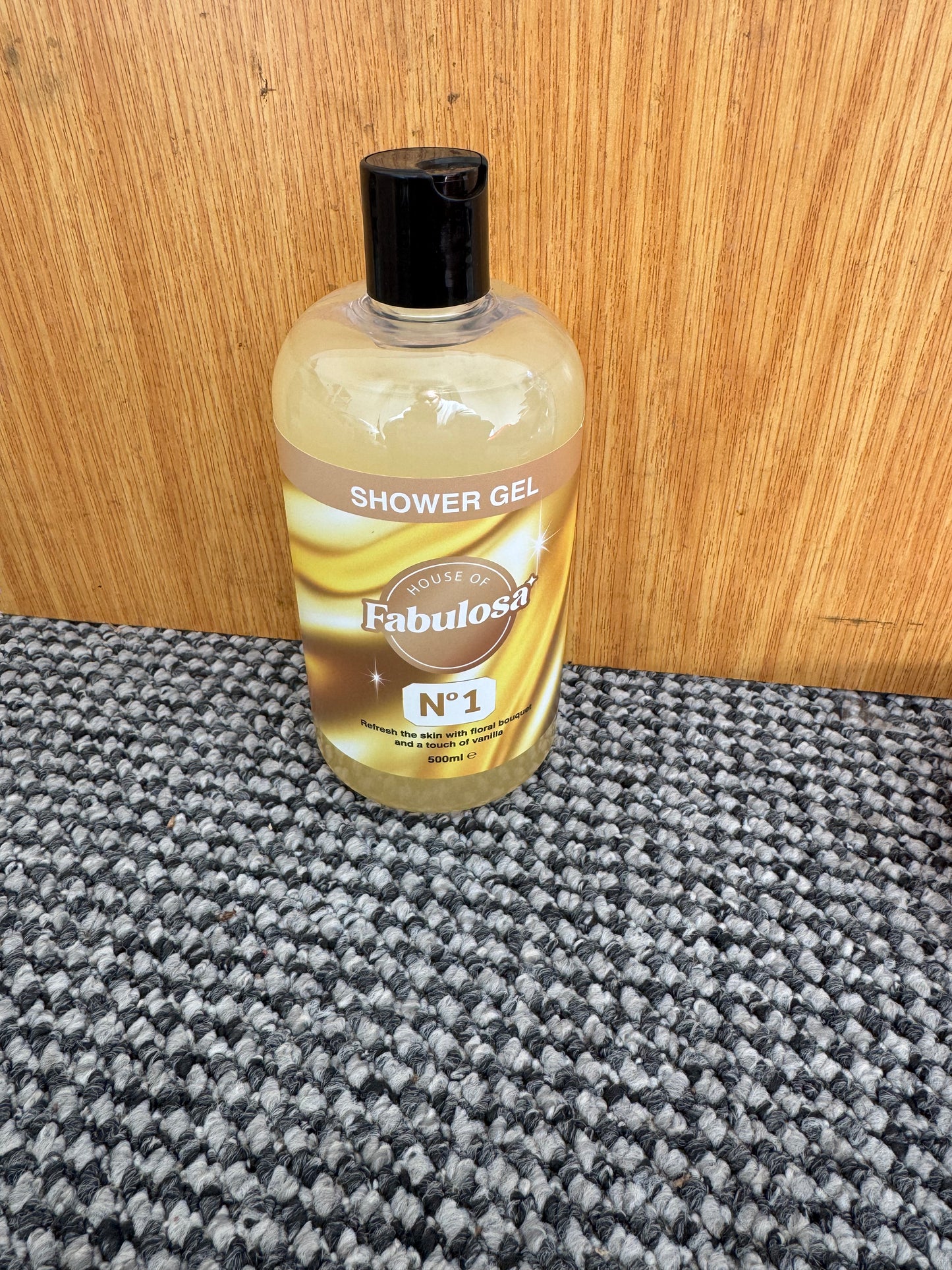 N1 shower gel