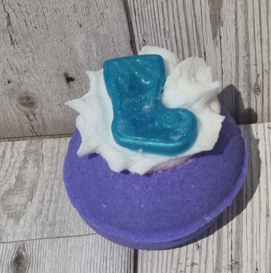 Cosy Stocking Whipped Top Bath Bomb