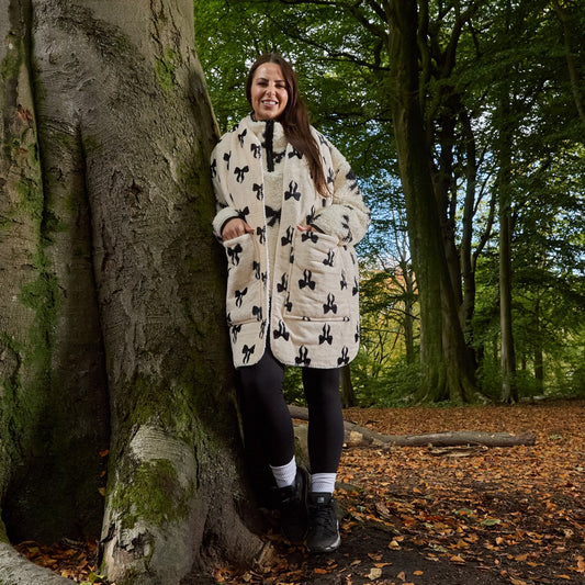 Bow Print Fleece Pocket Scarf - Monochrome