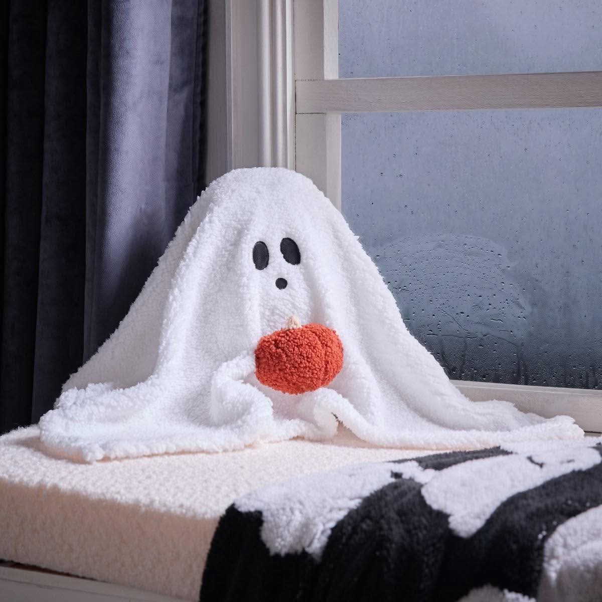 Gilbert the ghost cushion - cream